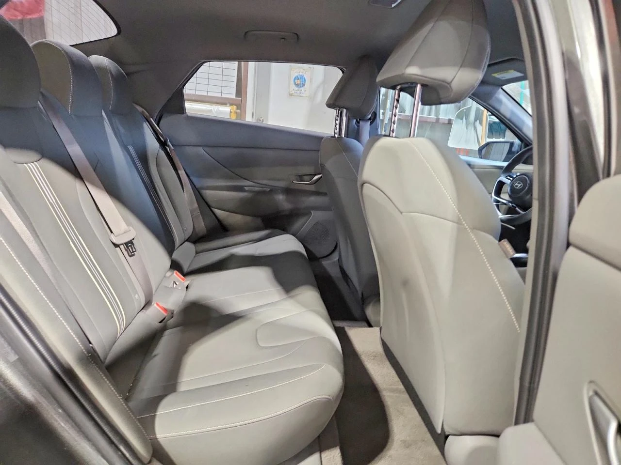 Hyundai Elantra 2.0l Sel, снимка 10 - Автомобили и джипове - 56365489
