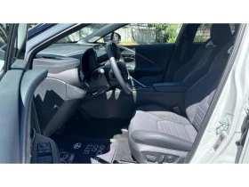 Toyota C-HR 2.0 HEV CLASSY E-CVT AWD, снимка 12