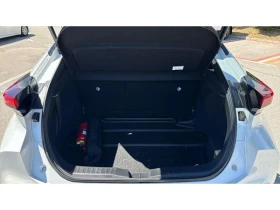Toyota C-HR 2.0 HEV CLASSY E-CVT AWD, снимка 10