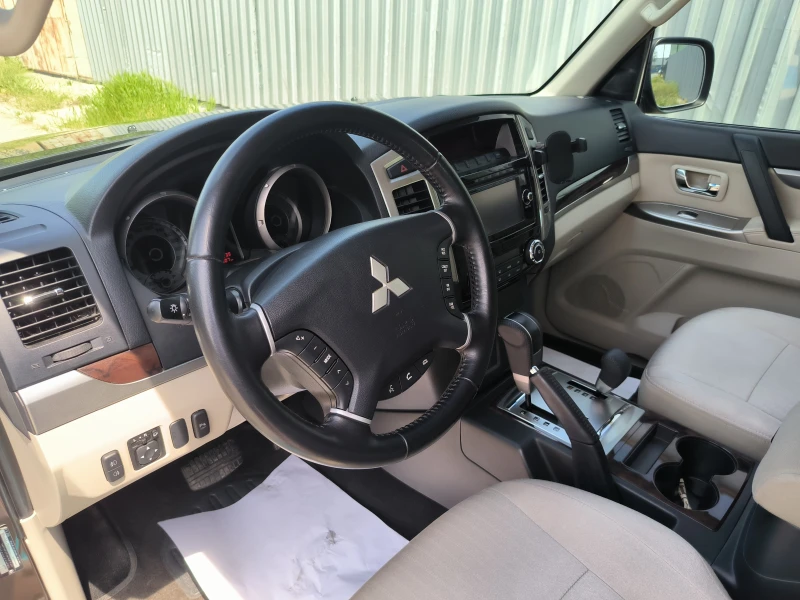 Mitsubishi Pajero, снимка 12 - Автомобили и джипове - 50499079