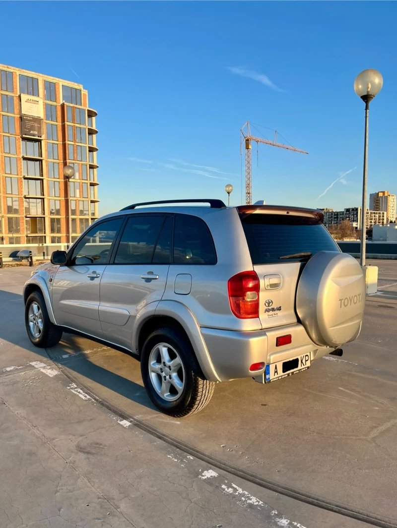 Toyota Rav4 2.0 d4d 4х4 ТОП Състояние , снимка 4 - Автомобили и джипове - 52939708