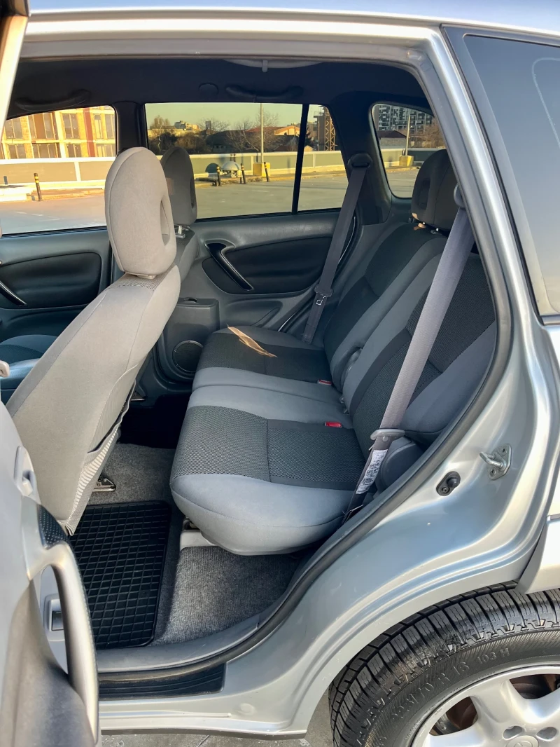 Toyota Rav4 2.0 d4d 4х4 ТОП Състояние , снимка 14 - Автомобили и джипове - 52939708