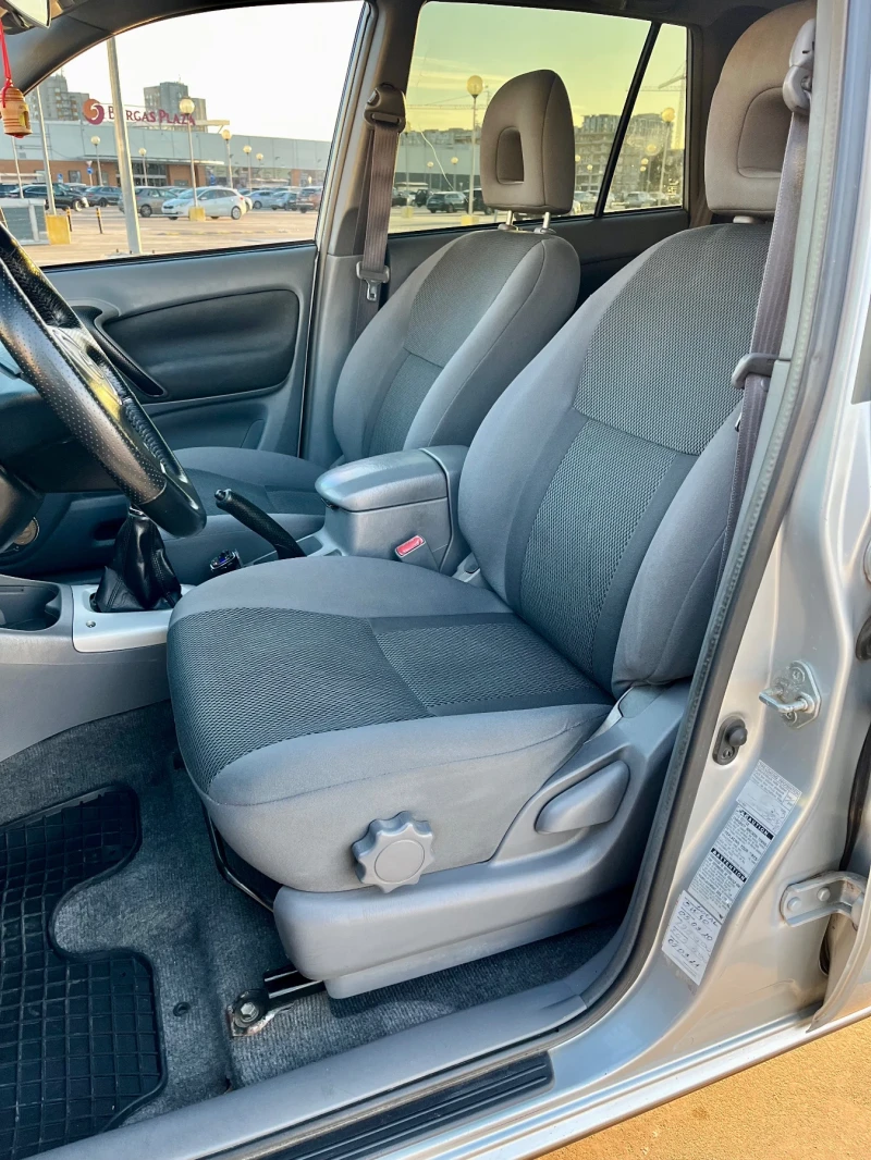 Toyota Rav4 2.0 d4d 4х4 ТОП Състояние , снимка 10 - Автомобили и джипове - 52939708