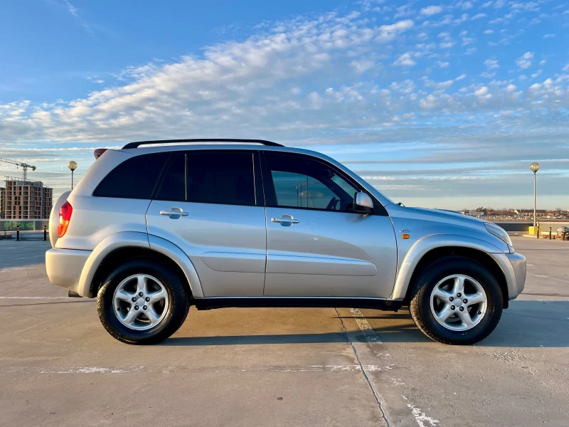 Toyota Rav4 2.0 d4d 4х4 ТОП Състояние , снимка 5 - Автомобили и джипове - 52939708