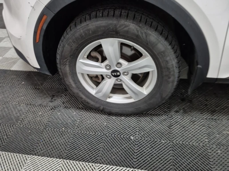 Kia Sorento * LX+ * CARFAX * БЕЗ ПЪРВОНАЧАЛНА ВНОСКА, снимка 17 - Автомобили и джипове - 53234403