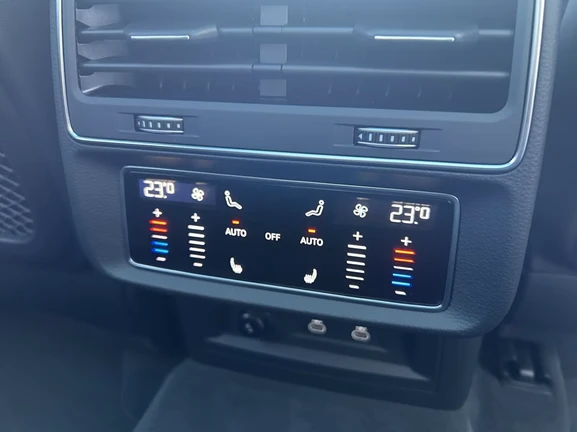 Audi SQ7 4.0 TFSI Quattro = Black Optic Plus = Гаранция - изображение 10
