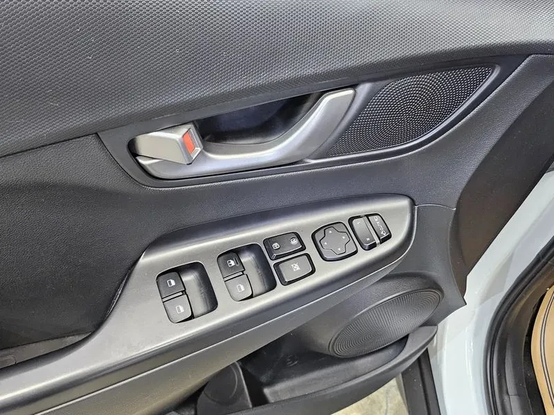 Hyundai Kona 1.6 Turbo 2Wd Modern, снимка 8 - Автомобили и джипове - 55690119