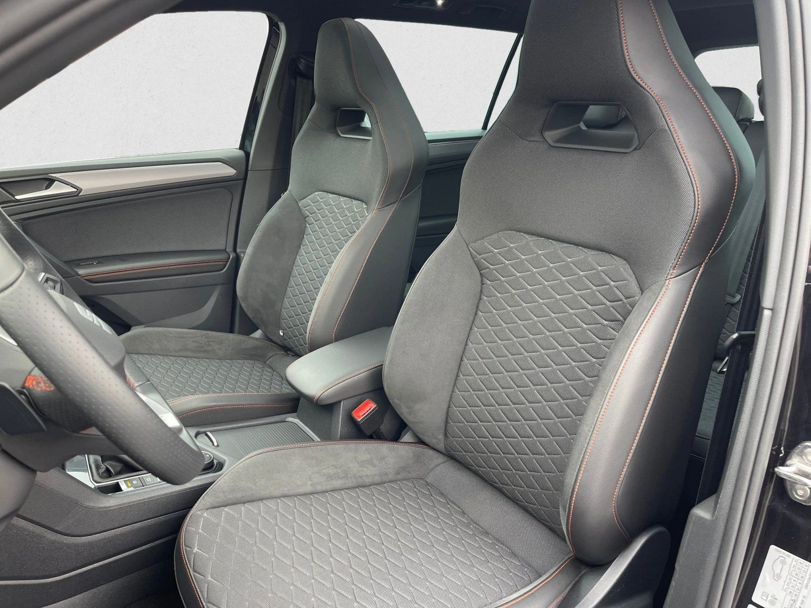 Seat Tarraco FR/2.0TDI/200HP/4X4/DSG/7-SEATS/PANO/355v - изображение 8