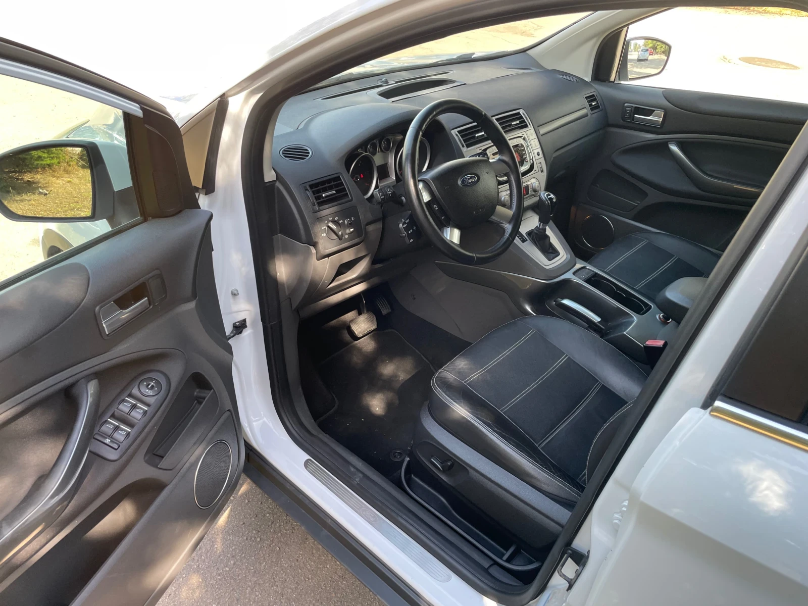 Ford Kuga 2.0TDCI-163 к.с. - изображение 8