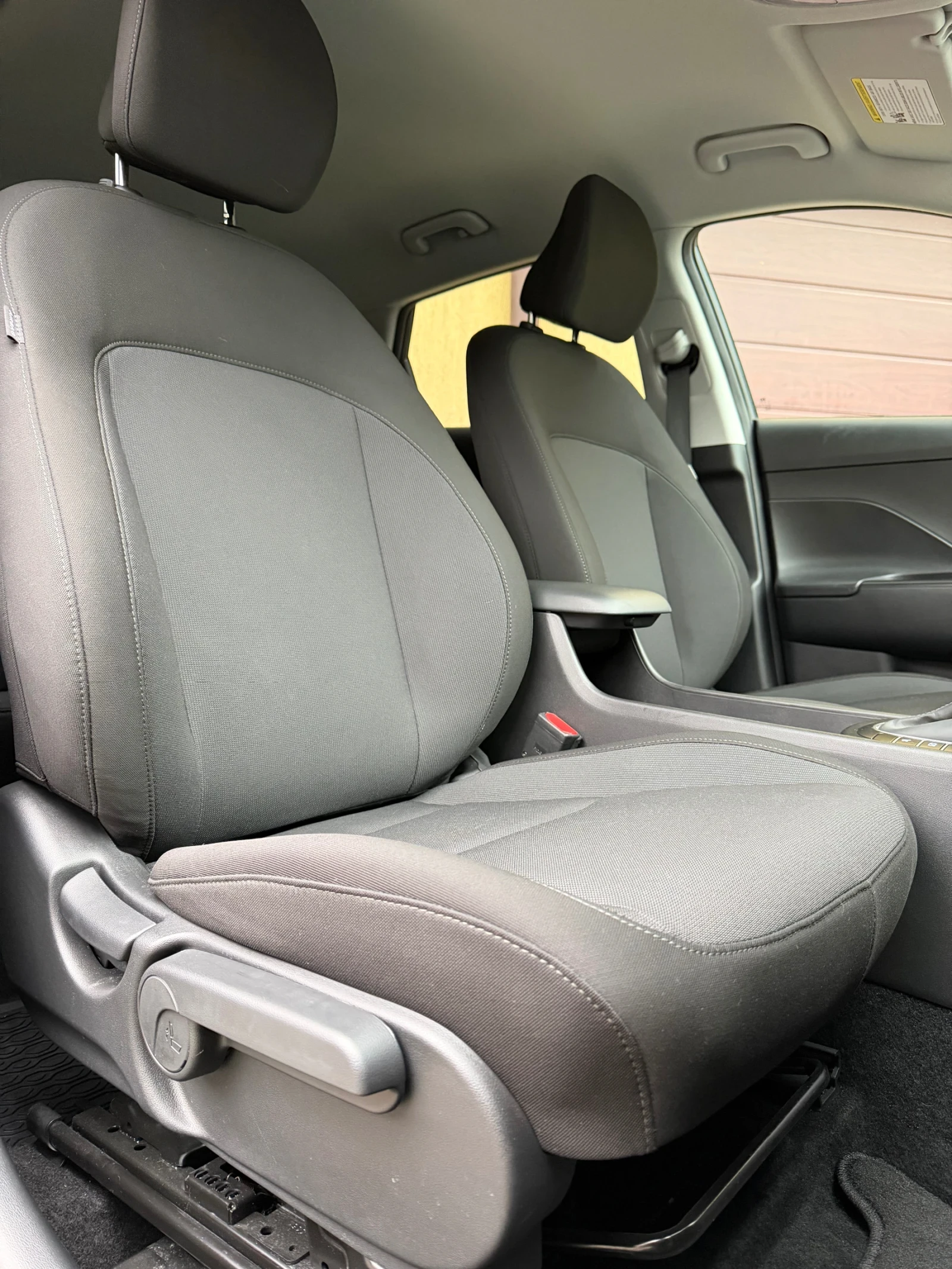 Hyundai Kona 2.0i DOHC 4X4* 9хил.км!, снимка 9 - Автомобили и джипове - 53927686