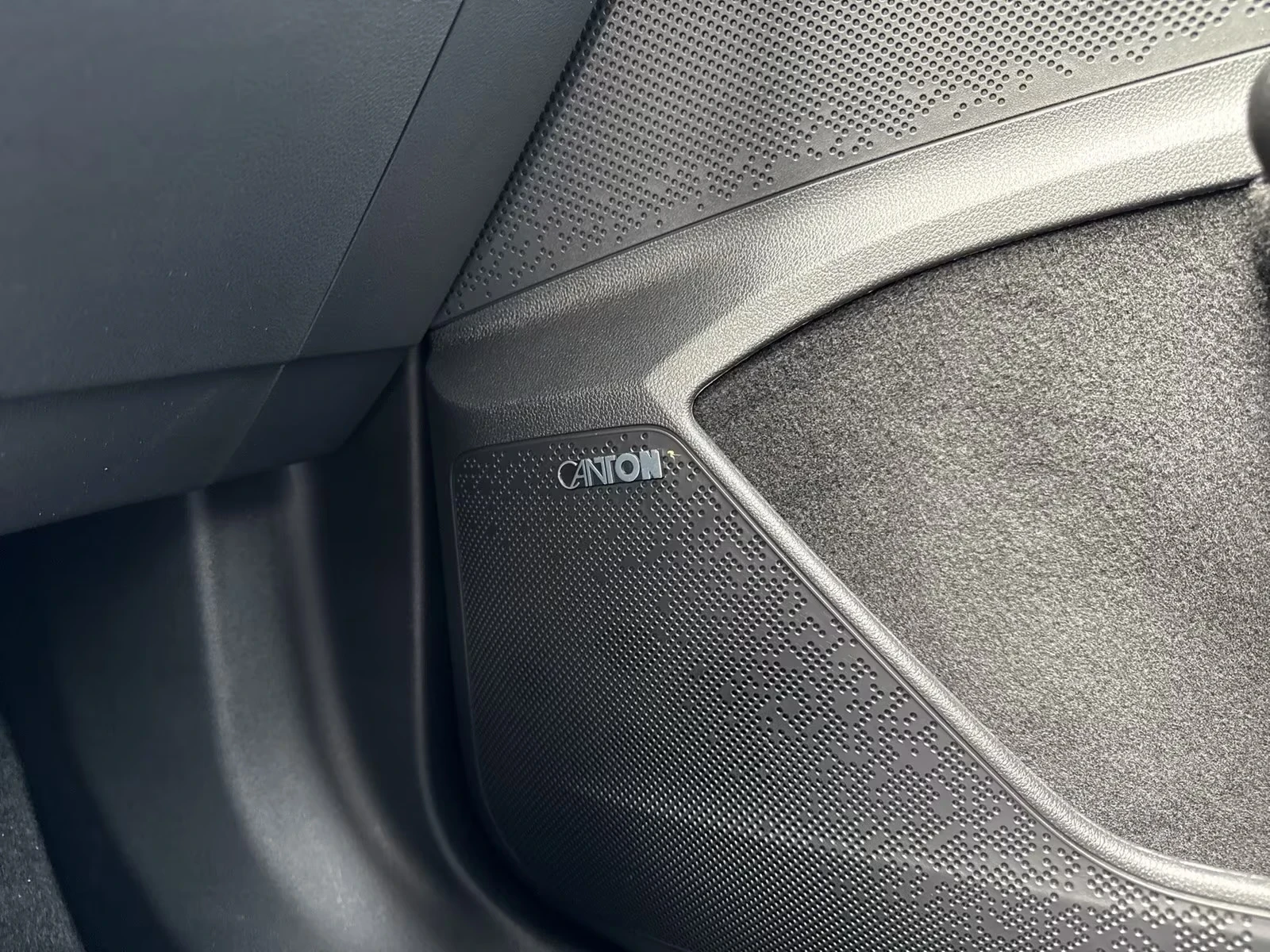 Skoda Elroq 85 Lodge Matrix DIST 360* HUD Winter Pack+ Keyless, снимка 13 - Автомобили и джипове - 54452073