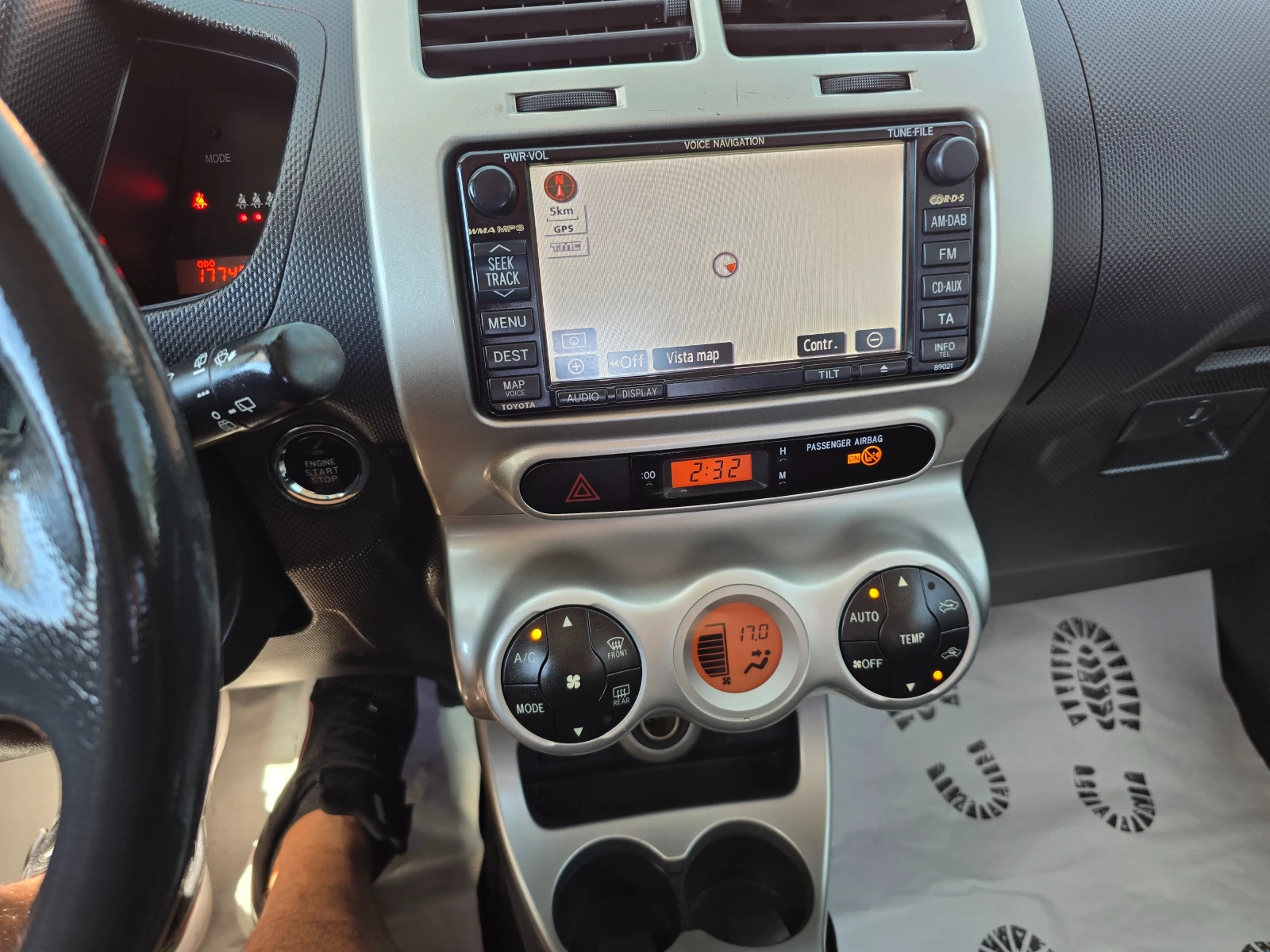 Toyota Urban Cruiser 1.4D4D= 4×4= Navi= Keiles, снимка 8 - Автомобили и джипове - 54903353