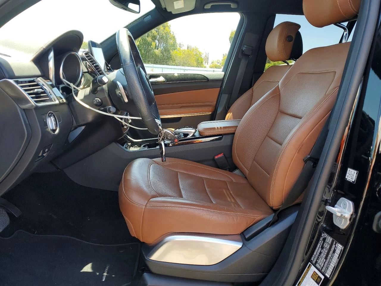Mercedes-Benz GLS 500 550* 4MATIC* AMG-LINE* ПОДГРЕВ* ОБДУХВАНЕ* , снимка 8 - Автомобили и джипове - 55352604
