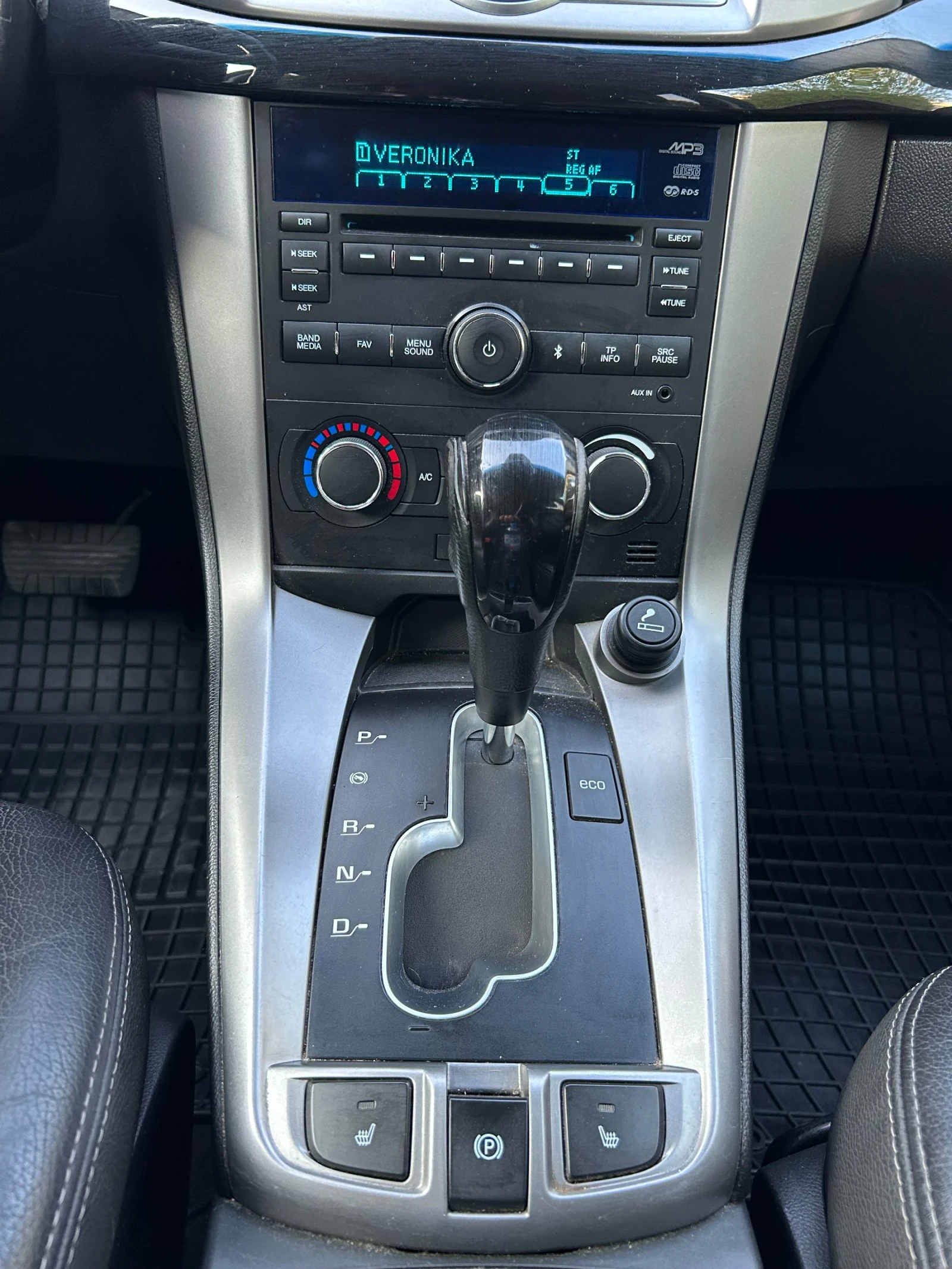 Chevrolet Captiva 2.2, снимка 12 - Автомобили и джипове - 55840946