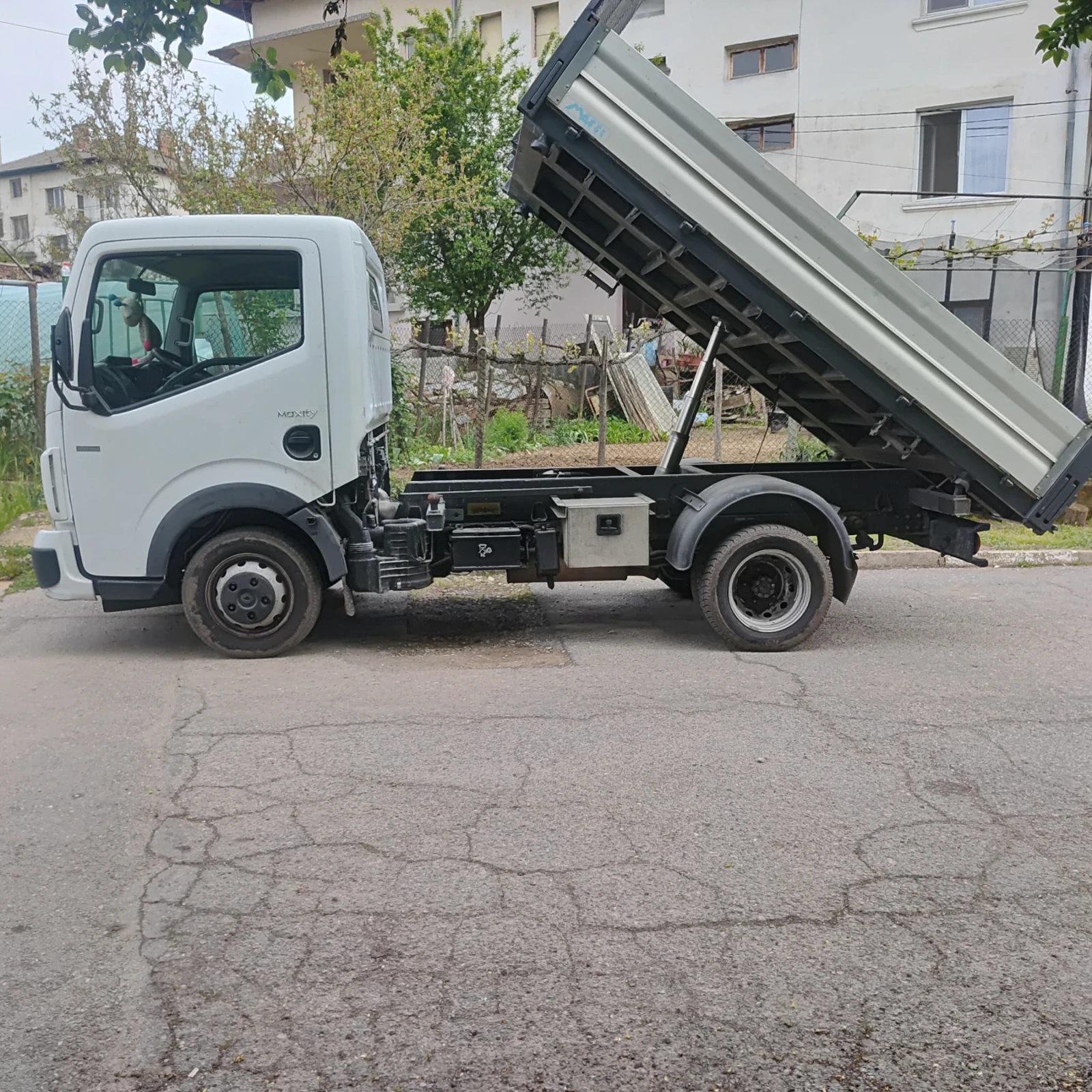 Renault Maxity 2.5 D 130ks , снимка 2 - Бусове и автобуси - 54486965