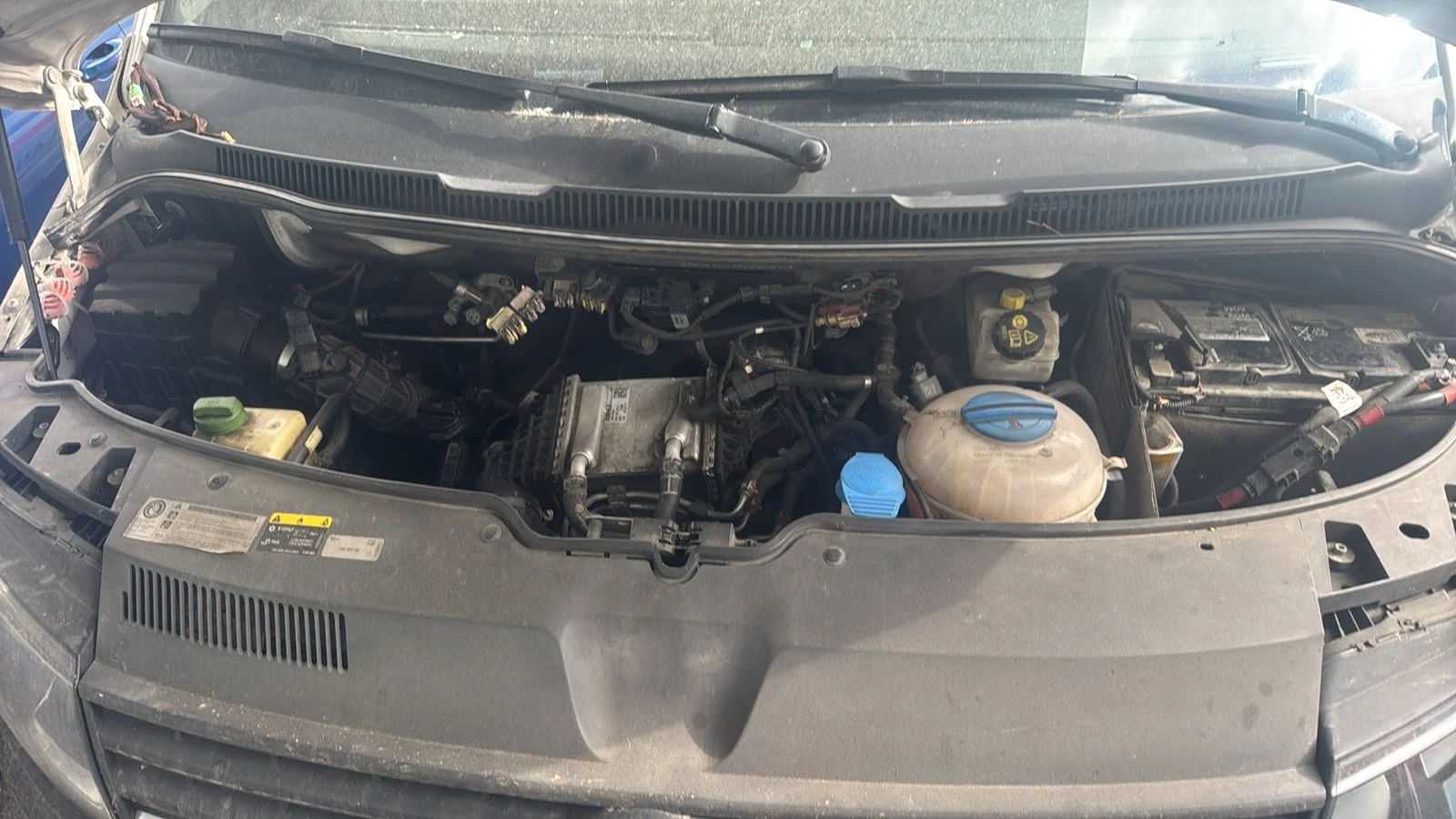 VW Transporter 2.0D ЛИНЕЙКА АВТОМАТИК, снимка 11 - Бусове и автобуси - 55185941