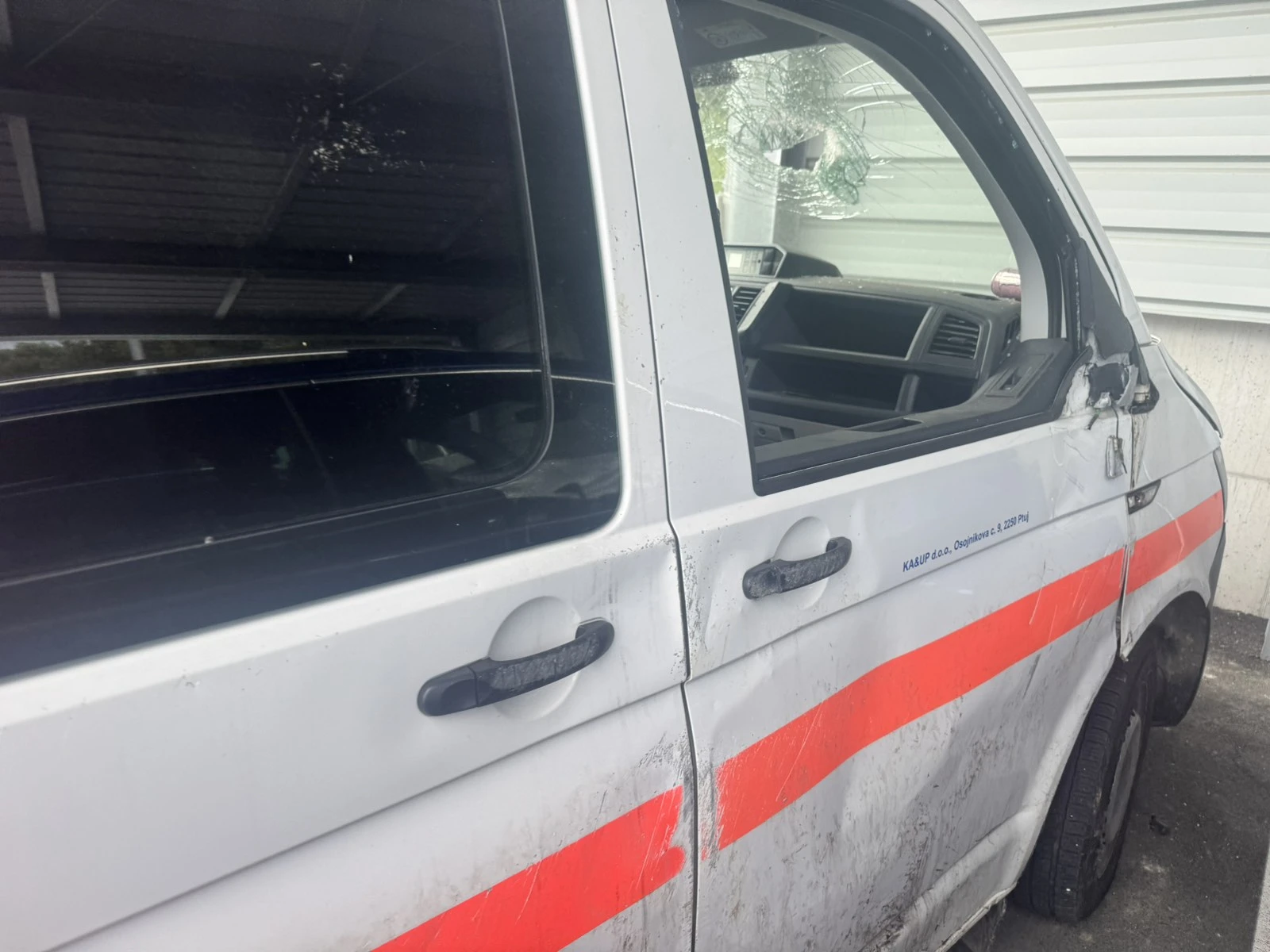 VW Transporter 2.0D ЛИНЕЙКА АВТОМАТИК, снимка 4 - Бусове и автобуси - 55185941