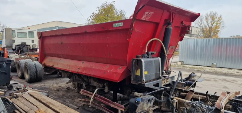 Iveco Trakker Самосвален кош, снимка 3 - Камиони - 48011553