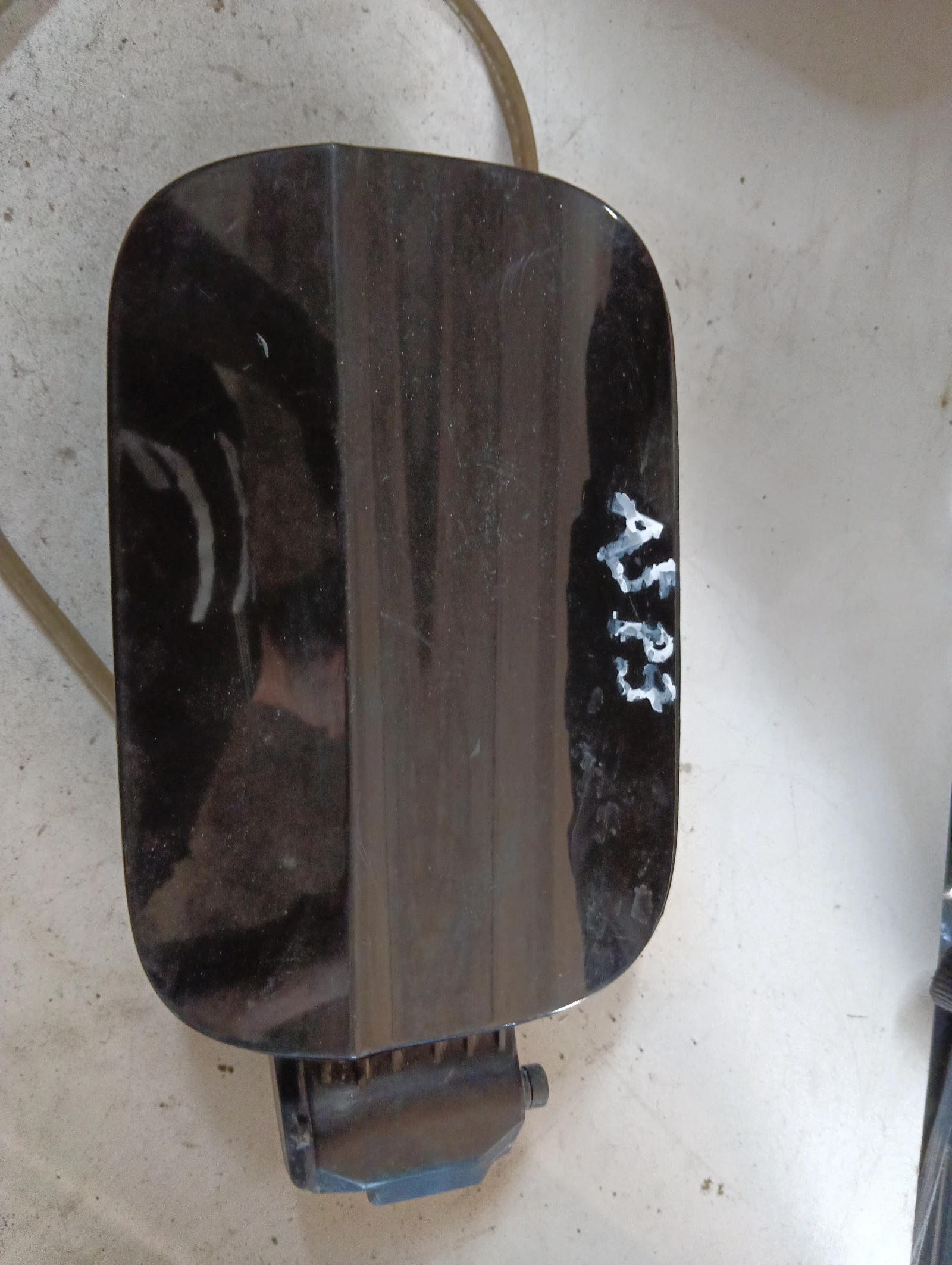 вратичка резервоар ЧЕРНА  8T8809906C 8T0809906A 8T0809906 8T8809906B Audi A5