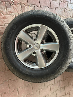 Гуми с джанти Kumho 245/70R16, снимка 2 - Гуми и джанти - 46776861