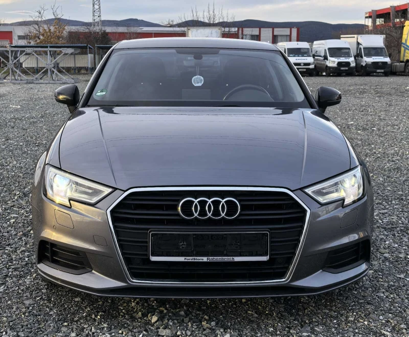 Audi A3 1.6 TDI Black Edition, снимка 2 - Автомобили и джипове - 49474796