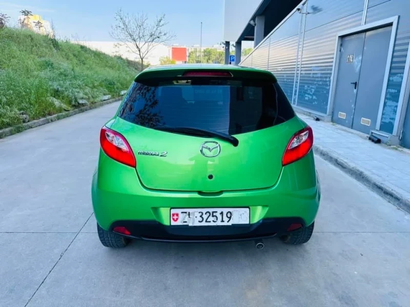 Mazda 2, снимка 2 - Автомобили и джипове - 49305773