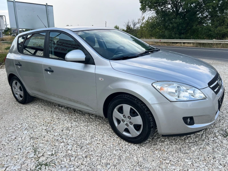 Kia Ceed 1.4i/109p.s-Hatchback-5 vrati/klima, снимка 2 - Автомобили и джипове - 51471985
