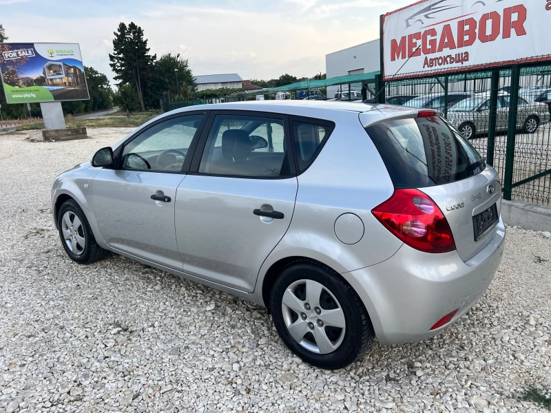 Kia Ceed 1.4i/109p.s-Hatchback-5 vrati/klima, снимка 4 - Автомобили и джипове - 51471985