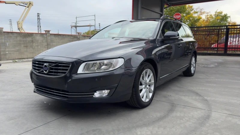 Volvo V70 D4 Nordic + , снимка 2 - Автомобили и джипове - 52215903