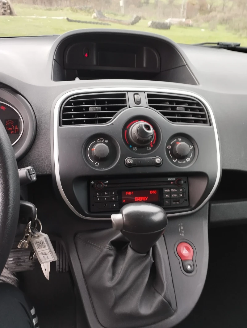 Renault Kangoo Товарен, снимка 8 - Автомобили и джипове - 52398526