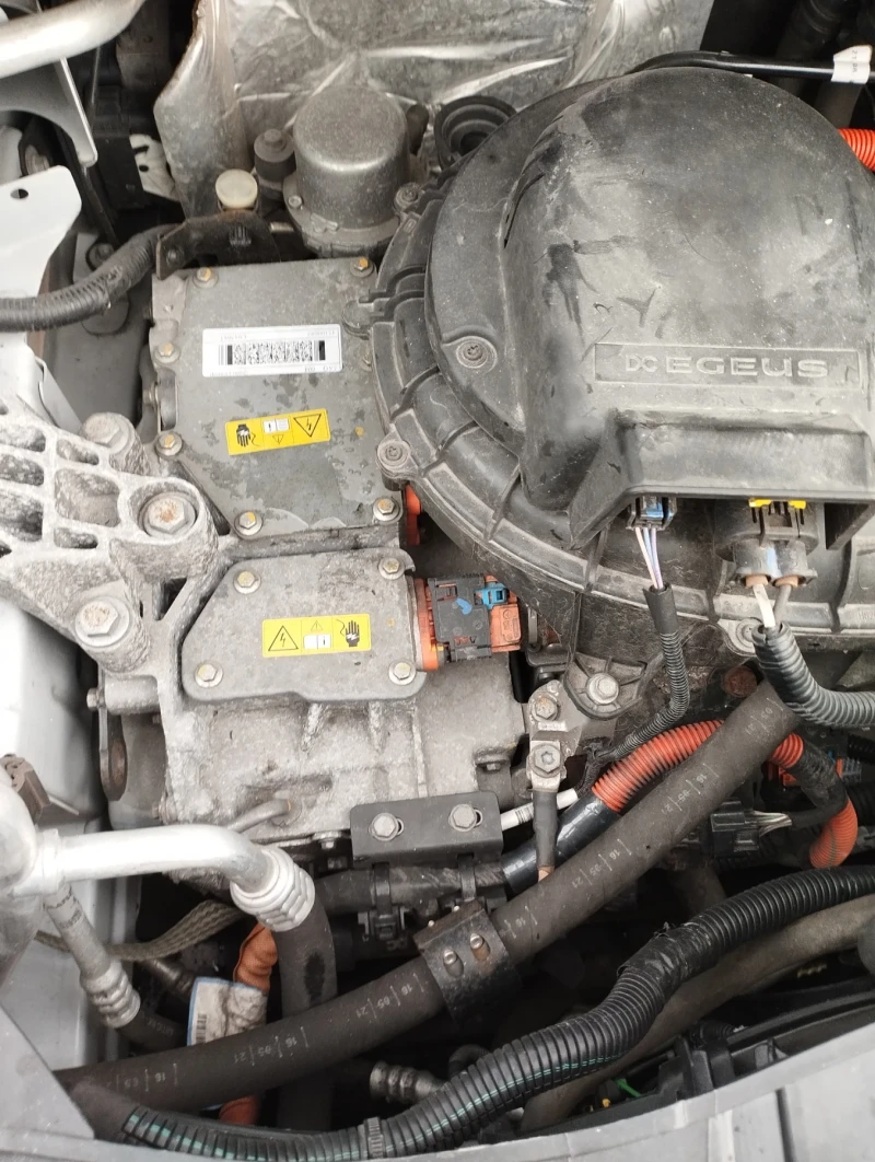 Renault Kangoo Товарен, снимка 15 - Автомобили и джипове - 52398526