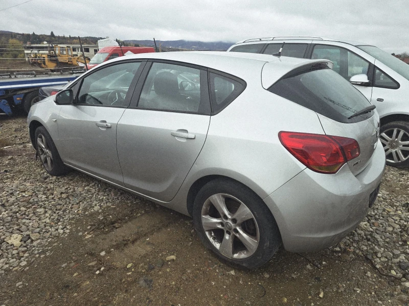 Opel Astra 1.7cdti, снимка 3 - Автомобили и джипове - 52408499