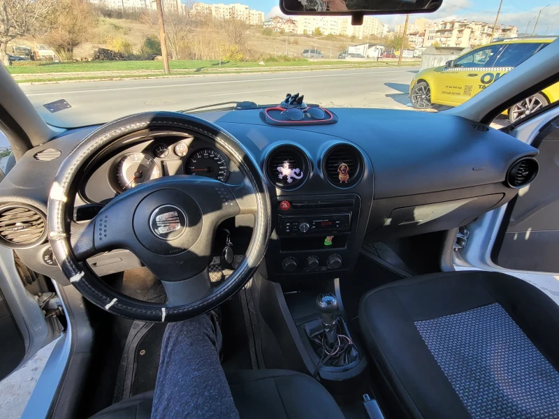 Seat Ibiza, снимка 4 - Автомобили и джипове - 52486366