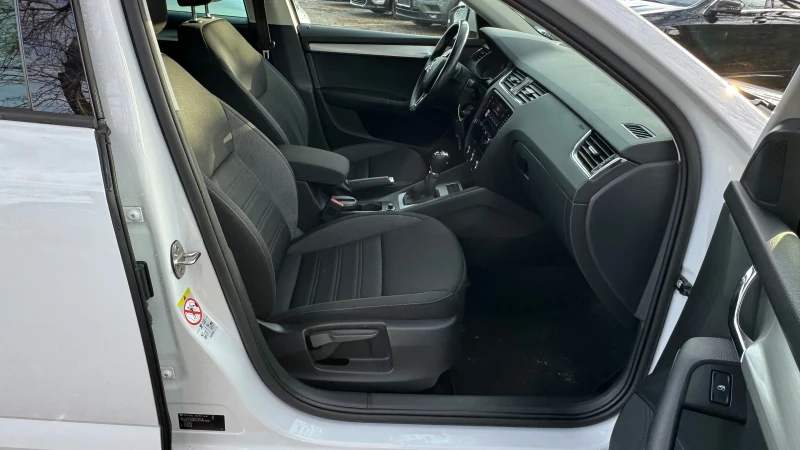 Skoda Octavia 4x4! 184кс! Автомат! Реални км!, снимка 14 - Автомобили и джипове - 52833292