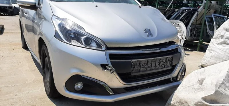 Peugeot 208 1.2i - [1] 