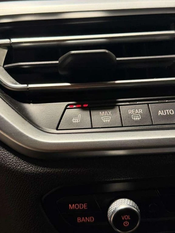 BMW 330 * xDrive * CARFAX *    | Mobile.bg   16