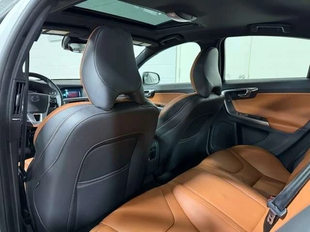 Volvo S60 * Premier+ (non R design) * CARFAX * ЦЕНА ДО БГ, снимка 16 - Автомобили и джипове - 53305208