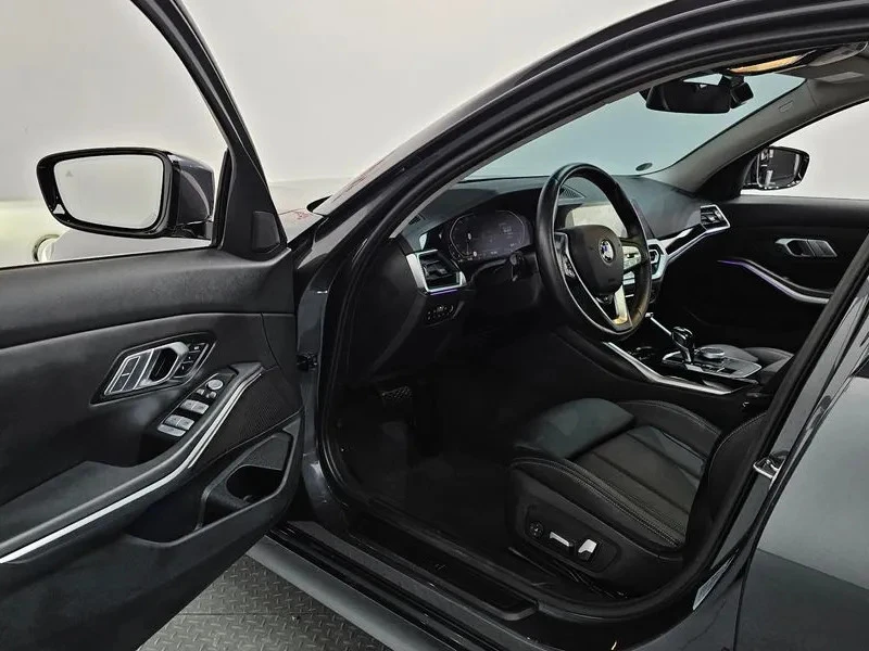 BMW 320, снимка 9 - Автомобили и джипове - 54736734