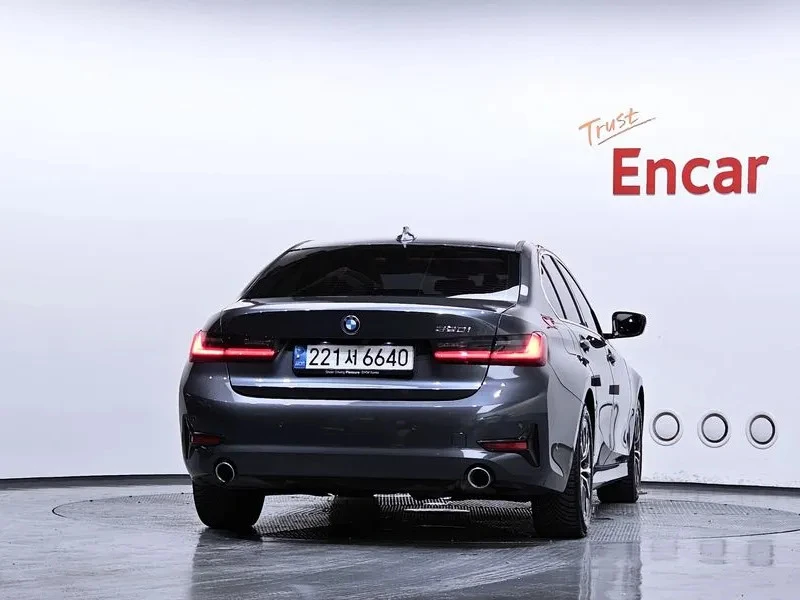 BMW 320, снимка 4 - Автомобили и джипове - 54736734