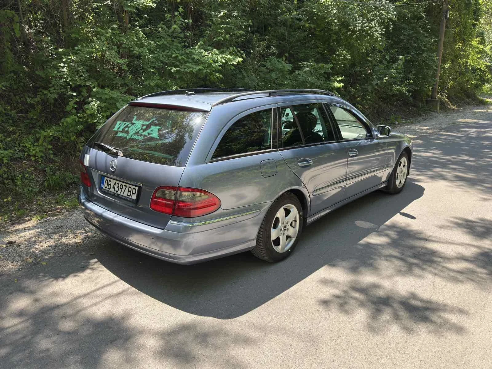Mercedes-Benz E 220  - изображение 4