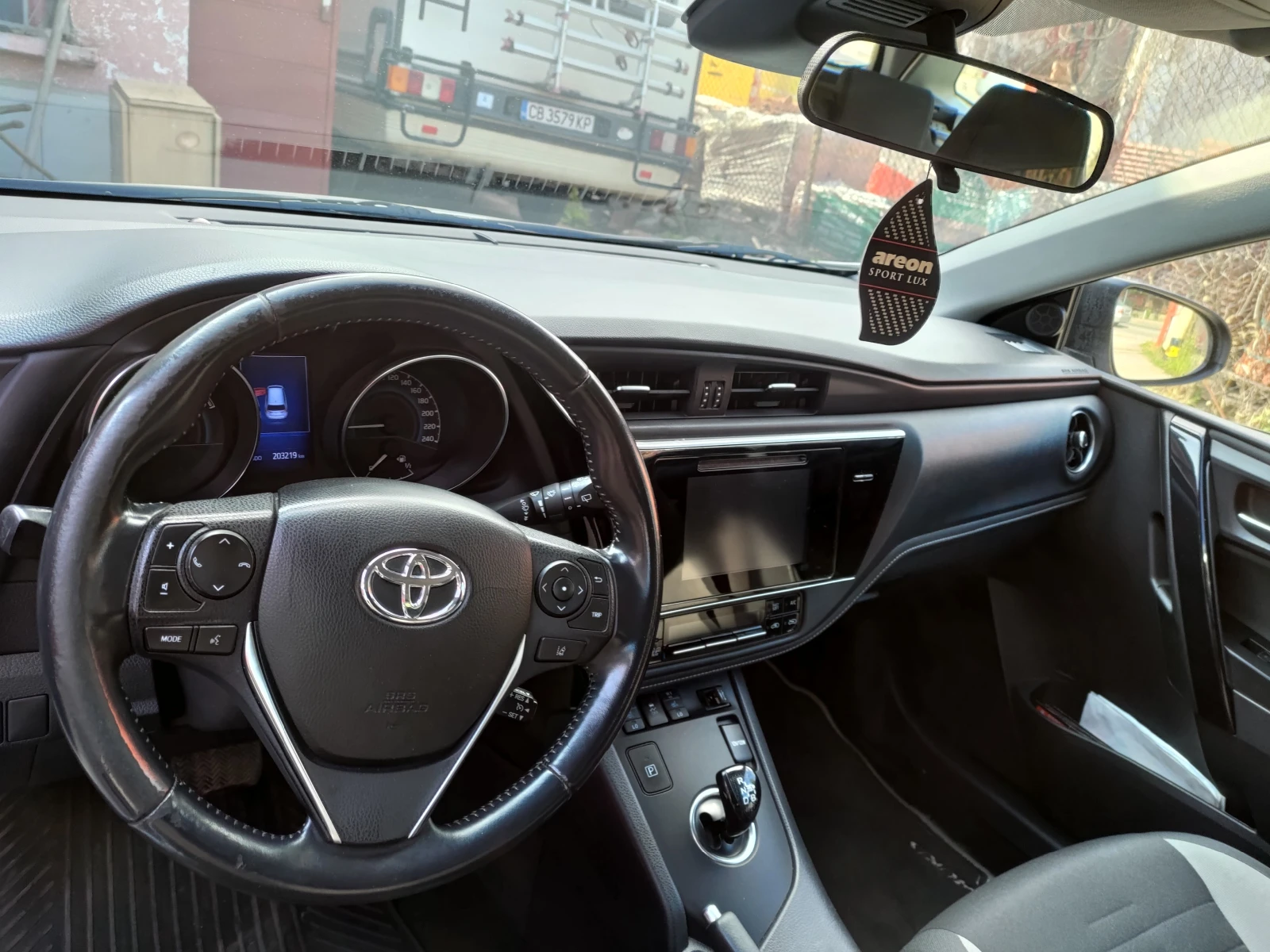 Toyota Auris 1.8 136 PS - изображение 5