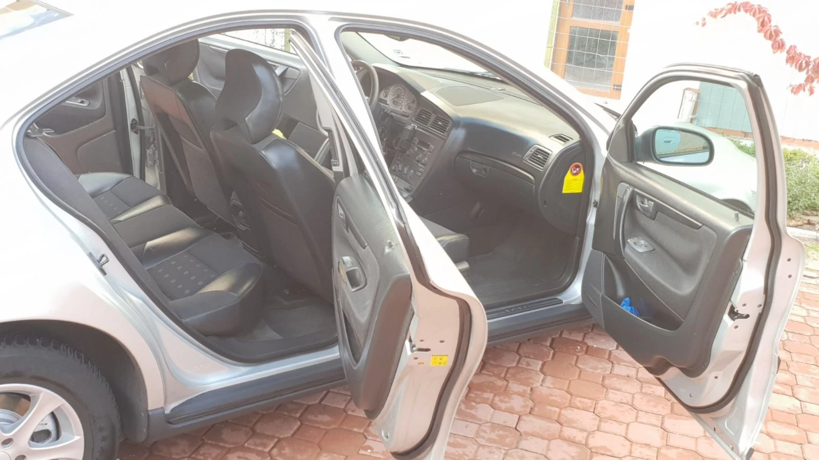 Volvo S60  - изображение 7