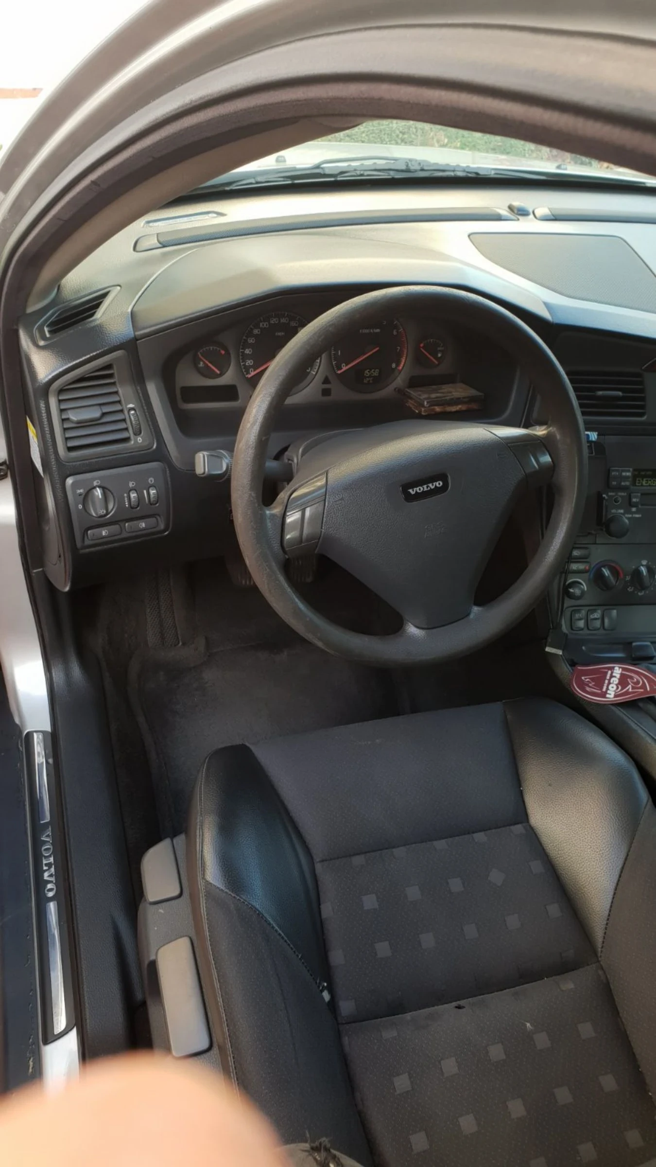 Volvo S60  - изображение 6
