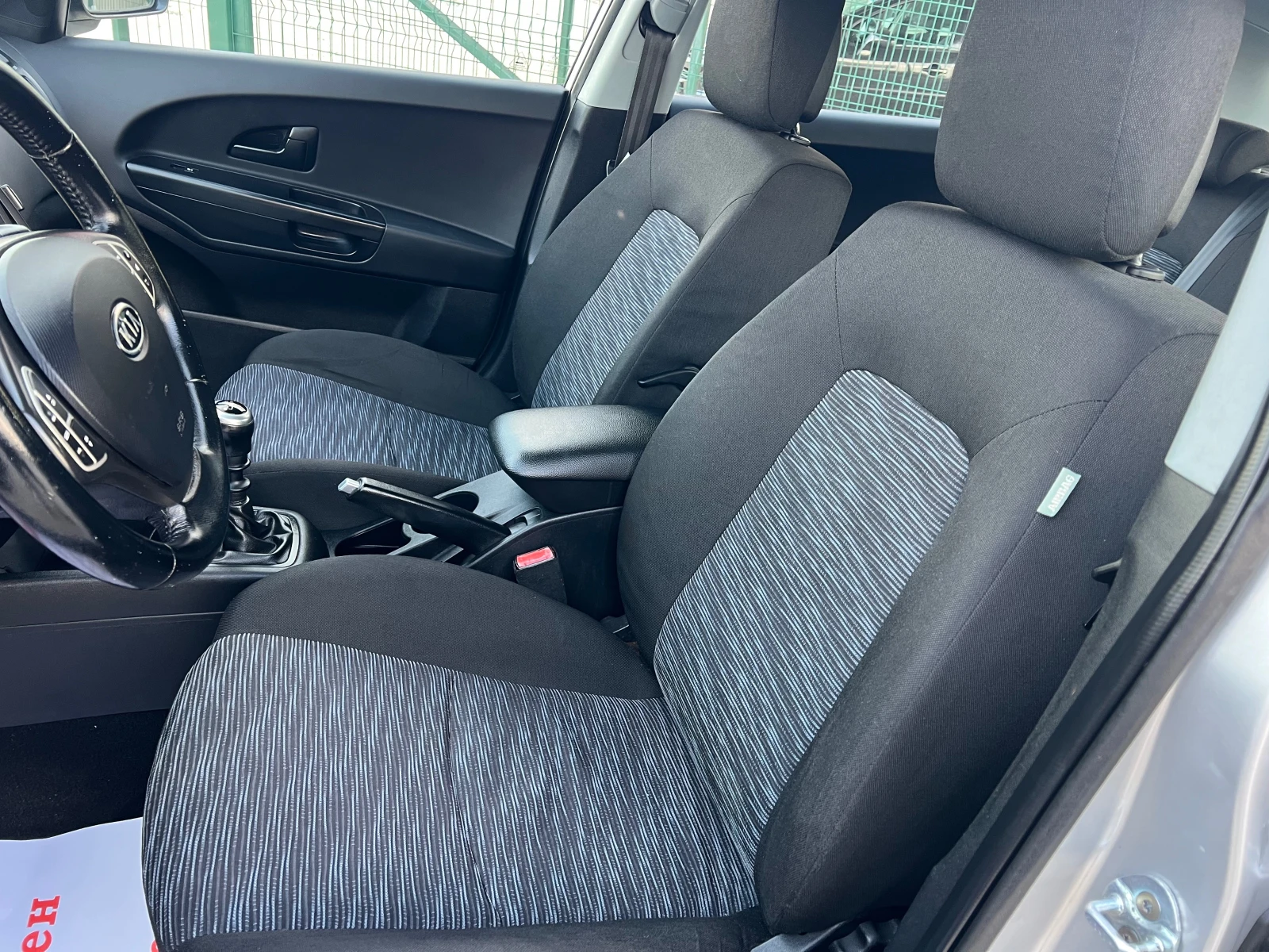 Kia Ceed 1.4i/109p.s-Hatchback-5 vrati/klima - изображение 10