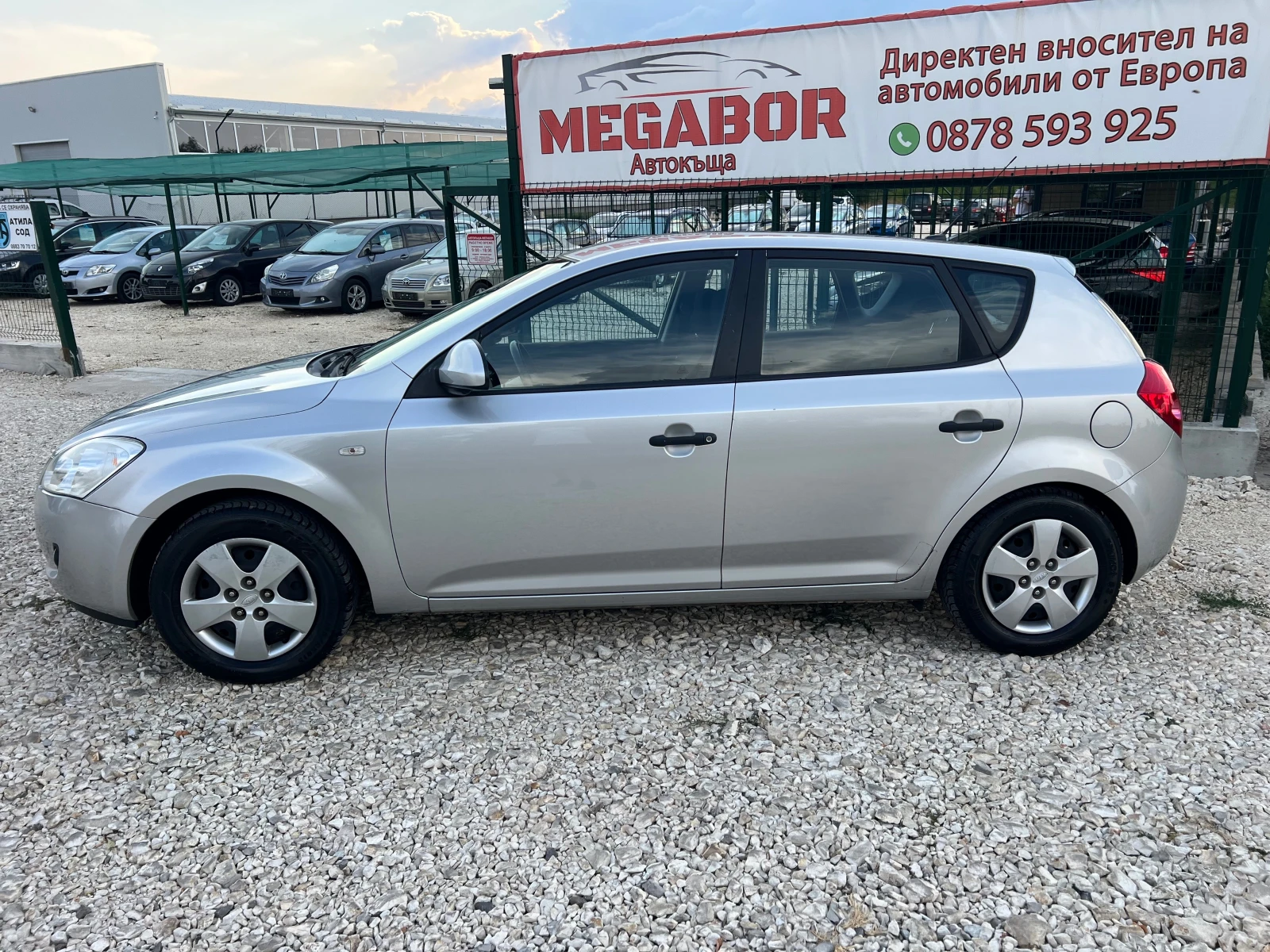 Kia Ceed 1.4i/109p.s-Hatchback-5 vrati/klima - изображение 7