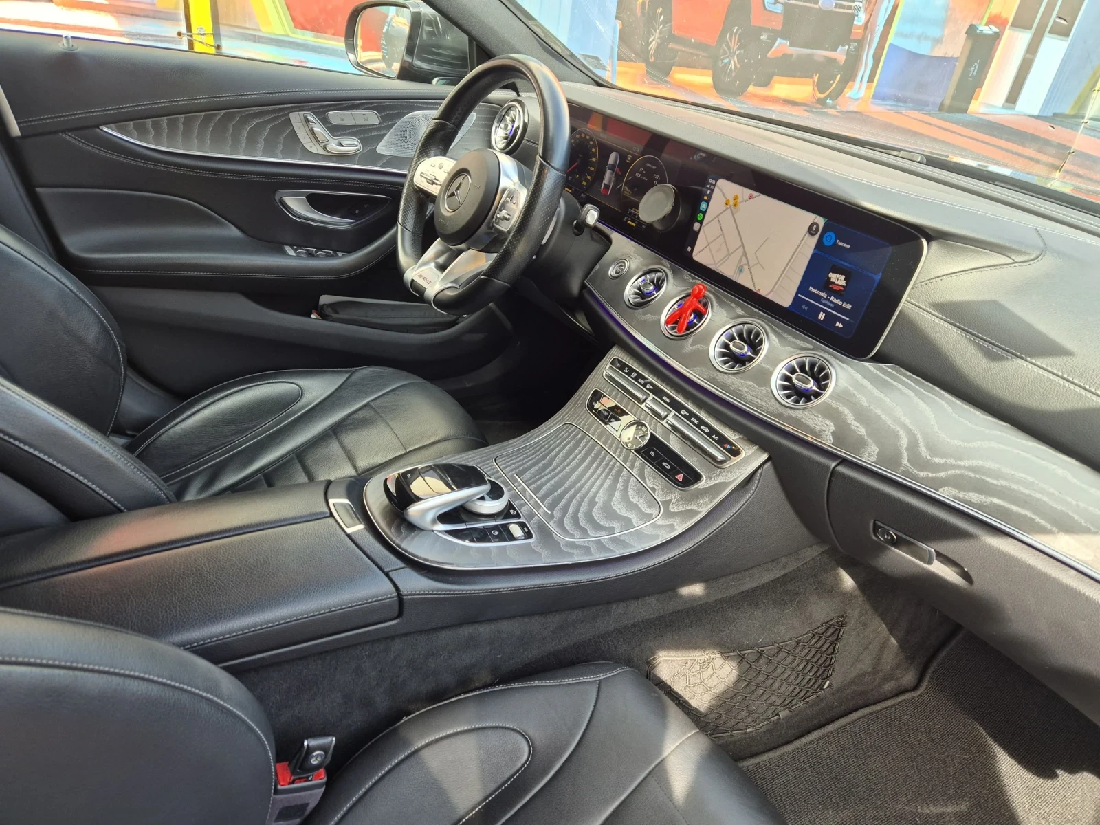 Mercedes-Benz CLS 400 AMG Line* 4 matic* Multibeam* car play* 360 cam* k, снимка 17 - Автомобили и джипове - 53783418