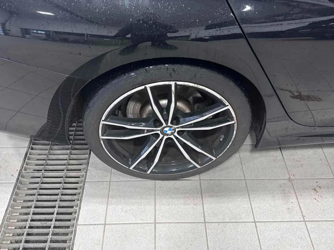 BMW 330 i xDrive/HARMAN KARDON/ПРЕДСТАВИТЕЛСТВО НА BMW, снимка 7 - Автомобили и джипове - 54077215