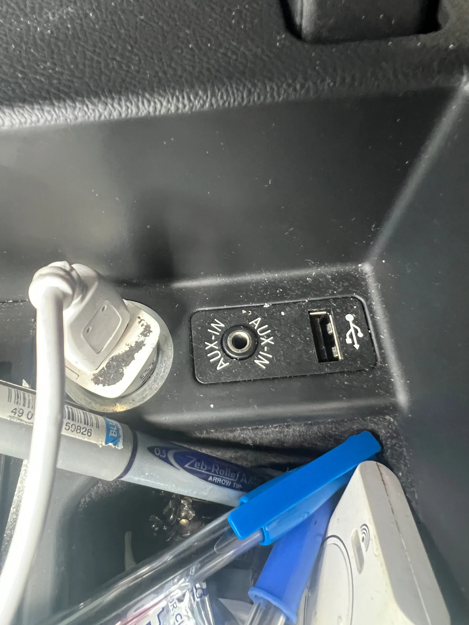 BMW 318 E91, снимка 7 - Автомобили и джипове - 54097750