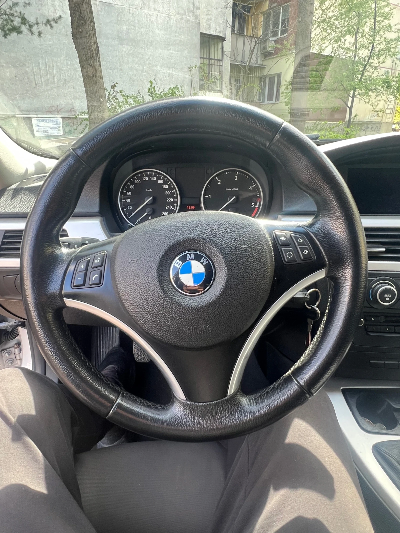 BMW 318 E91, снимка 9 - Автомобили и джипове - 54097750