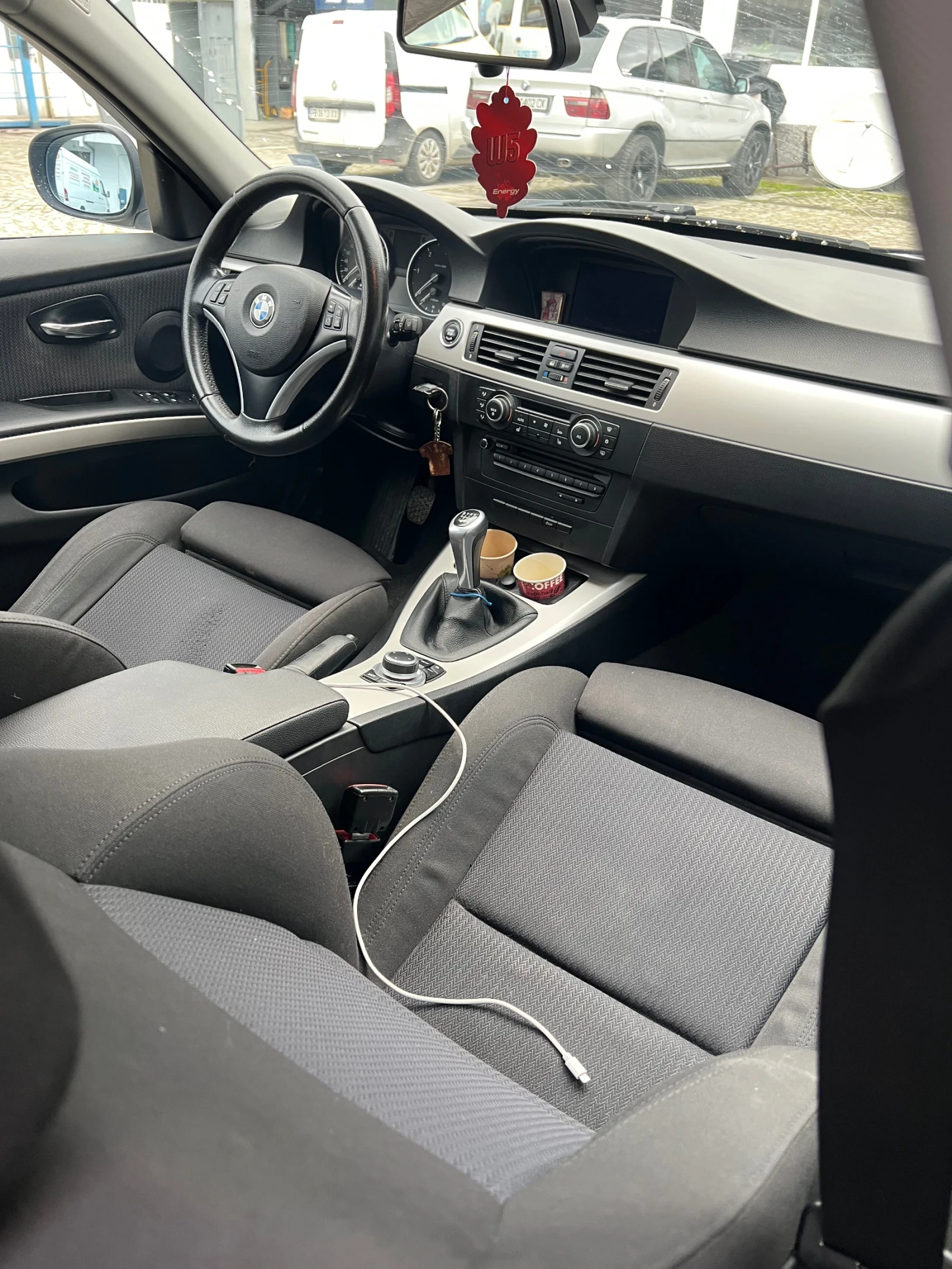 BMW 318 E91, снимка 4 - Автомобили и джипове - 54097750